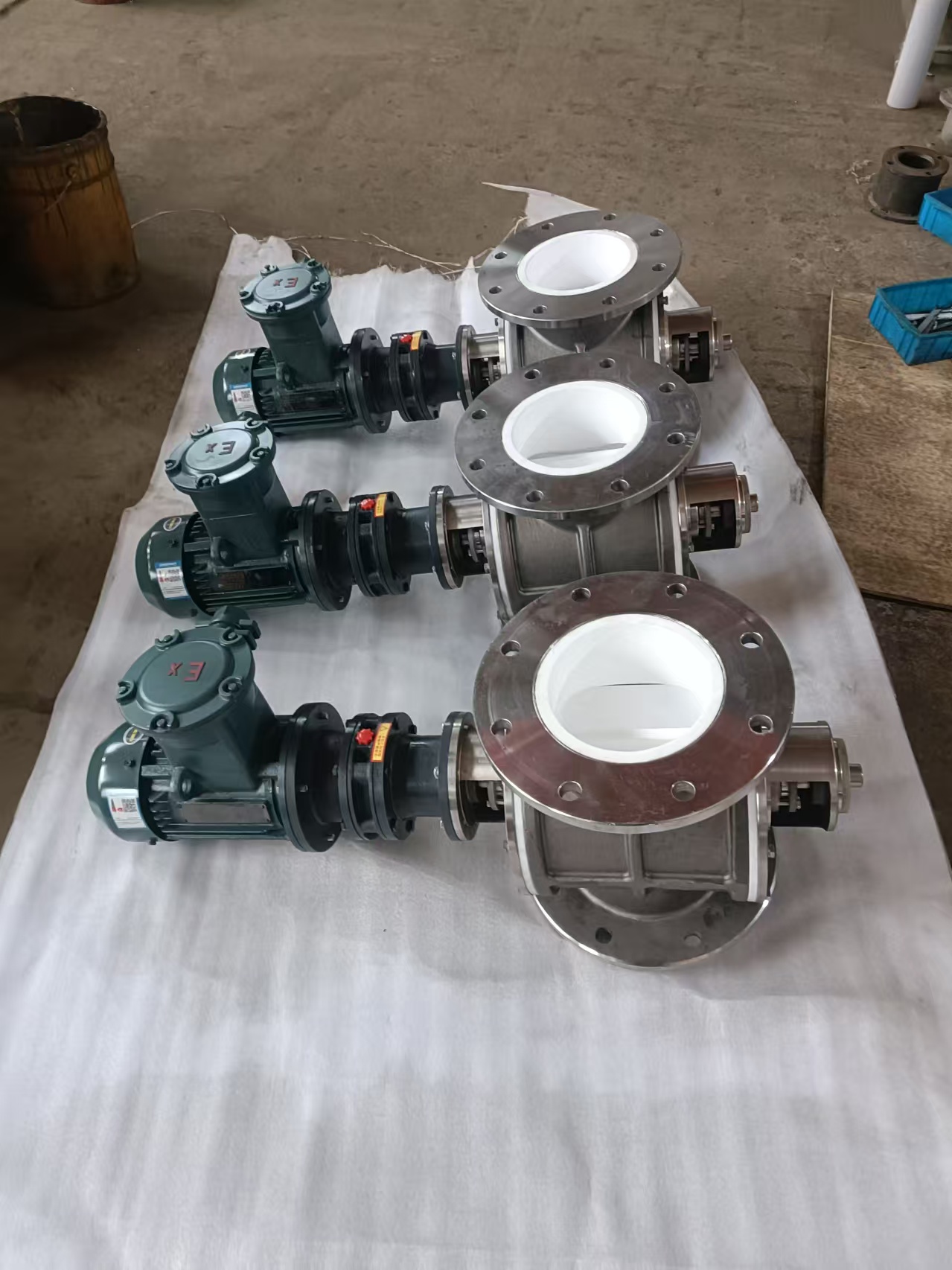 四氟關風機